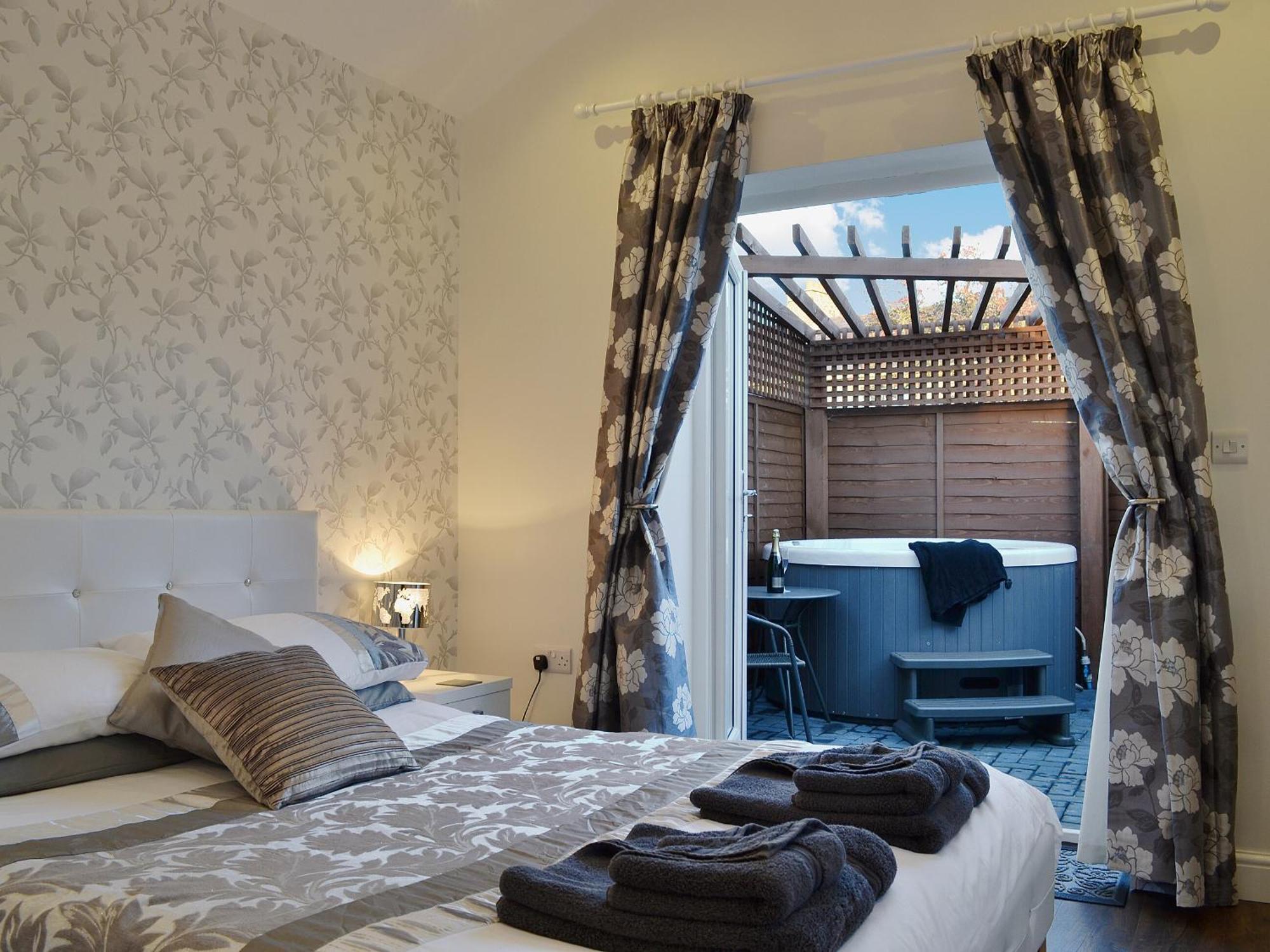 Oswald Lodge Llanon Extérieur photo